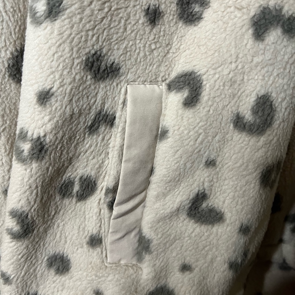 Abercrombie & Fitch Soft AF Cream & Black Fleece Leopard Quarter Zip Size XL - Picture 4 of 8